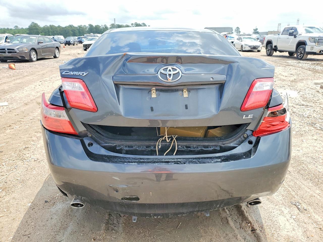 2008 Toyota Camry Le V6 - Image 6