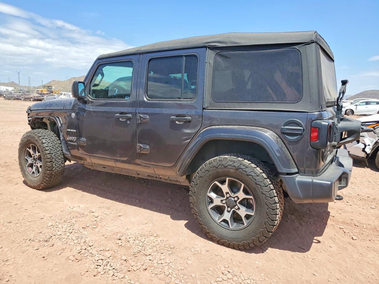 2018 Jeep Wrangler Unlimited Sahara - Image 2