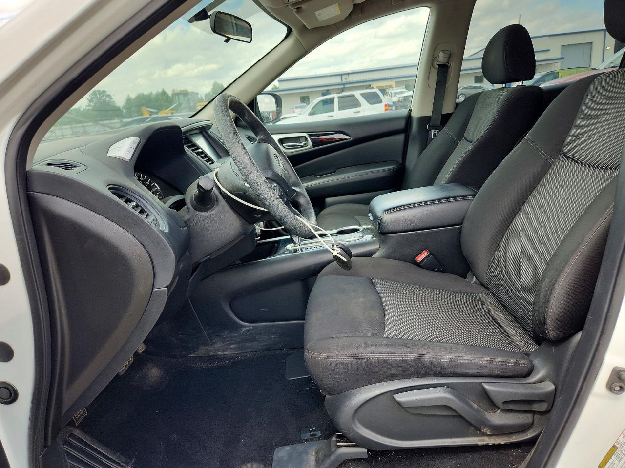 2020 Nissan Pathfinder S - Image 7