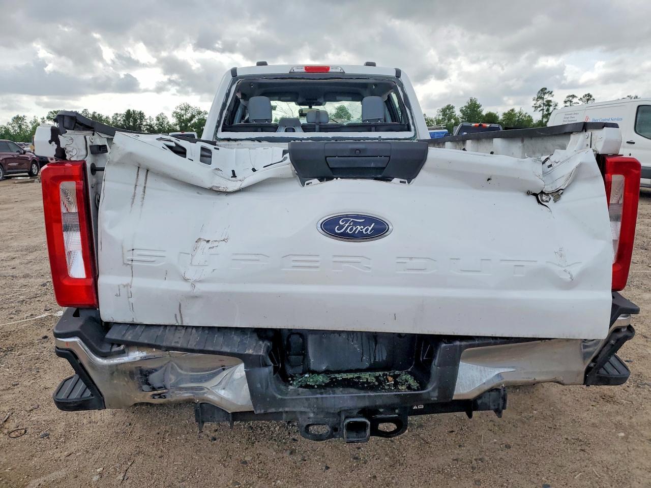 2024 Ford F350 Super Duty - Фото 6