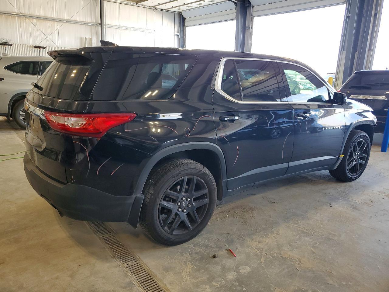 2020 Chevrolet Traverse Ls - Image 3