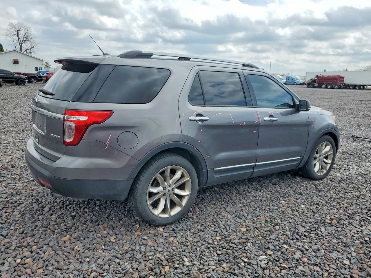2013 Ford Explorer Xlt - Image 3