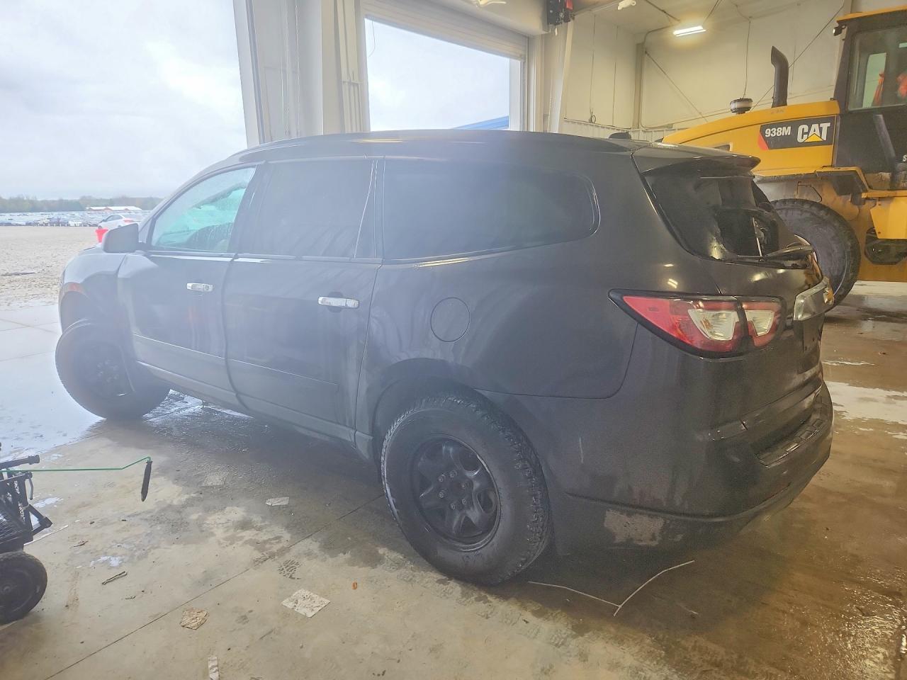 2015 Chevrolet Traverse Ls - Фото 2