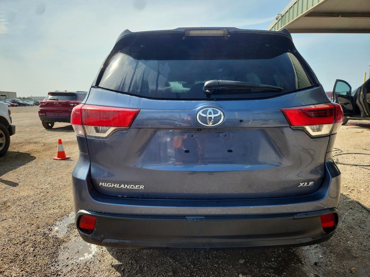 2019 Toyota Highlander Xle - Image 6