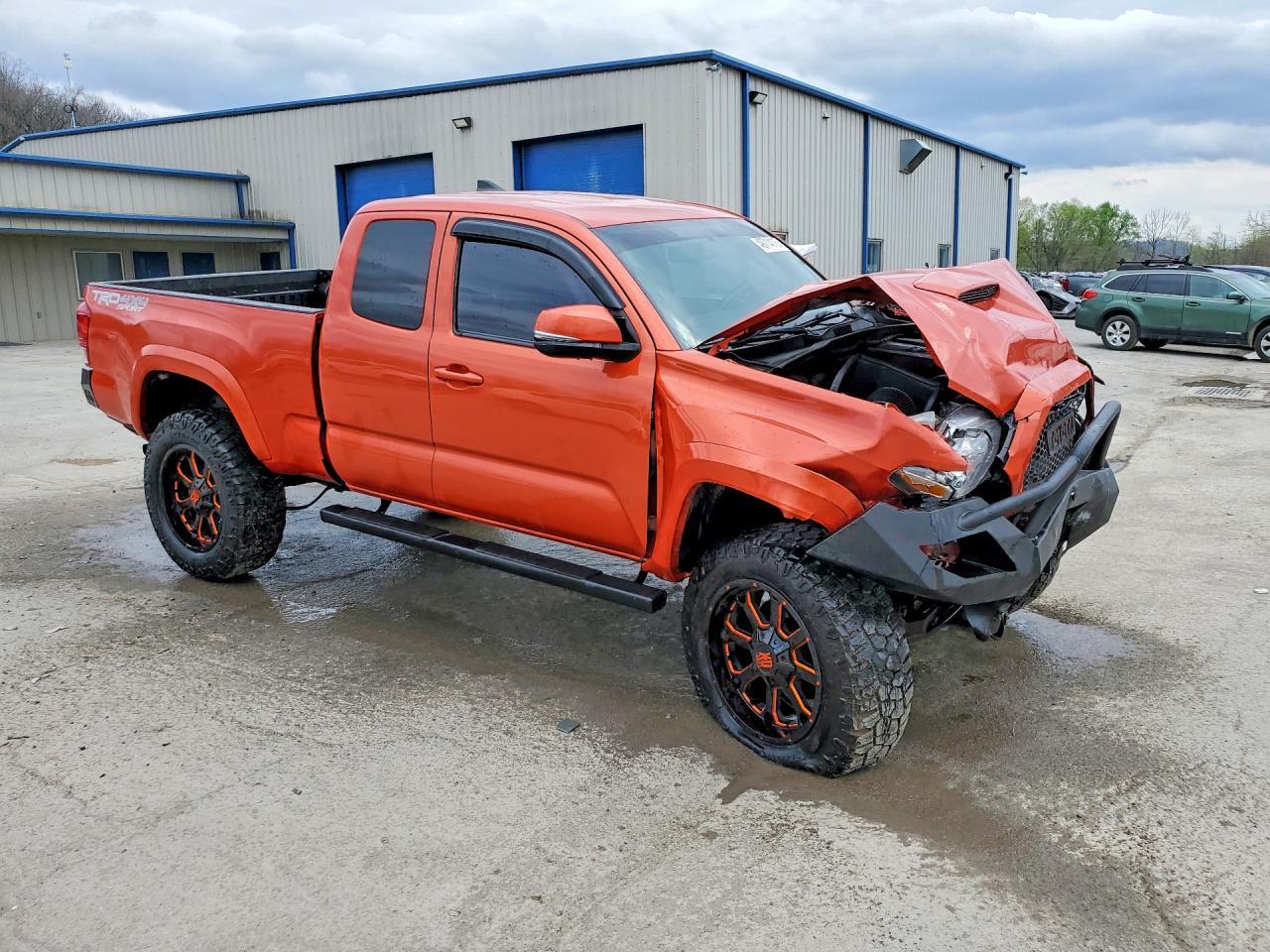 2016 Toyota Tacoma Trd Sport - Image 4