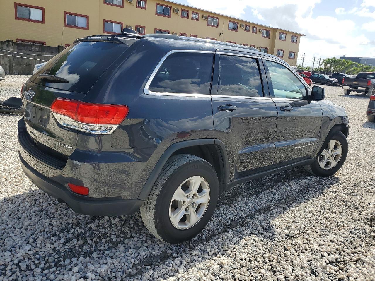 2015 Jeep Grand Cherokee Laredo - Image 3