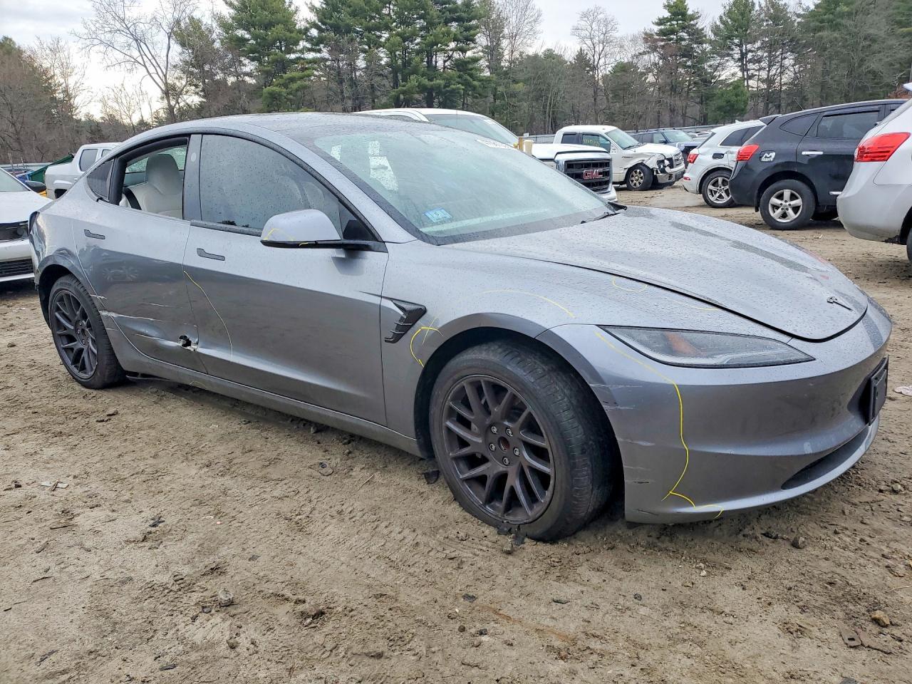 2025 Tesla Model 3 - Фото 4