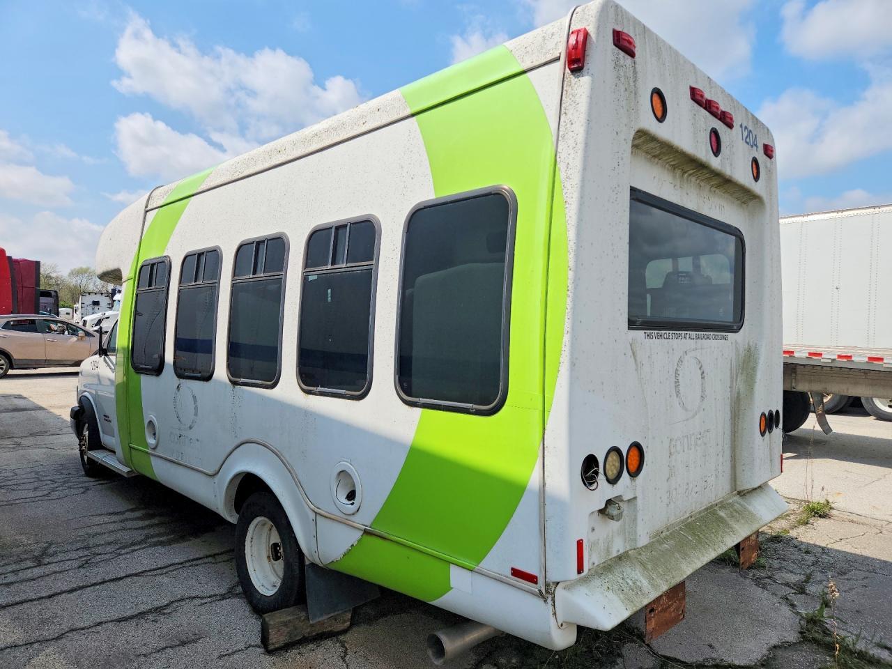 2013 Chevrolet Express G4500 - Image 2