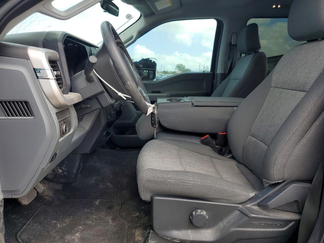 2025 Ford F250 Super Duty - Фото 7
