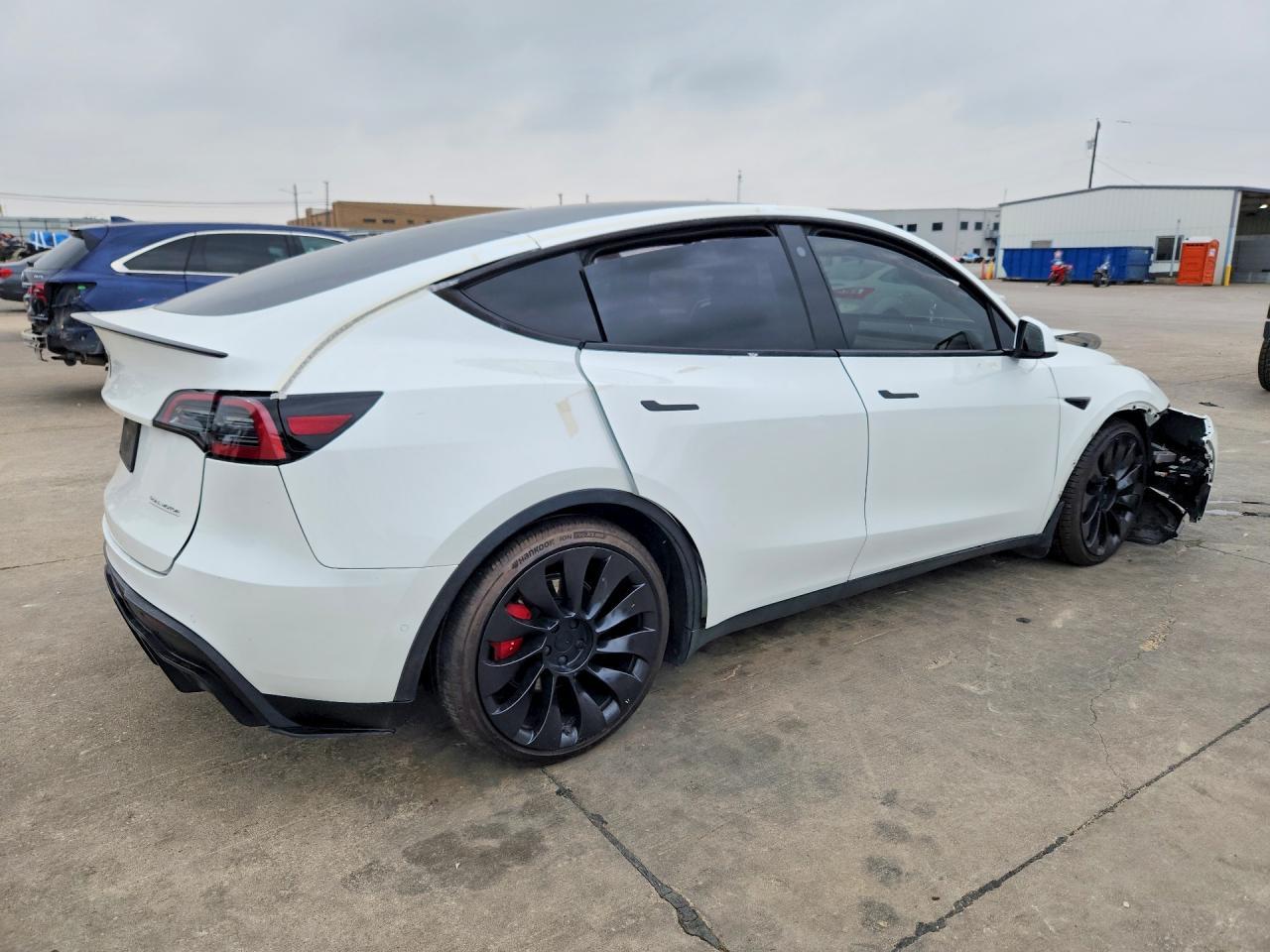 2022 Tesla Model Y - Image 3