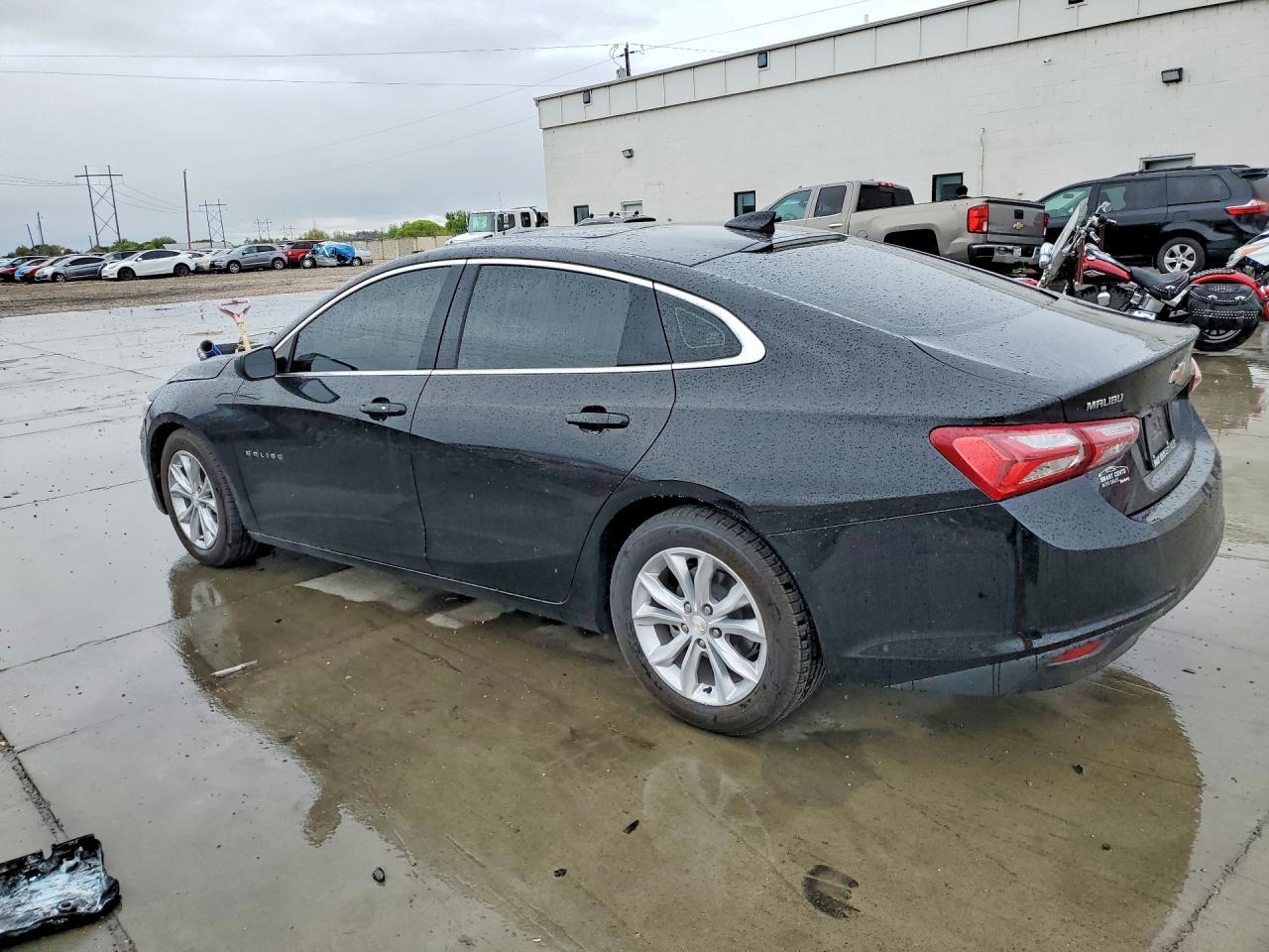2022 Chevrolet Malibu Lt - Фото 2