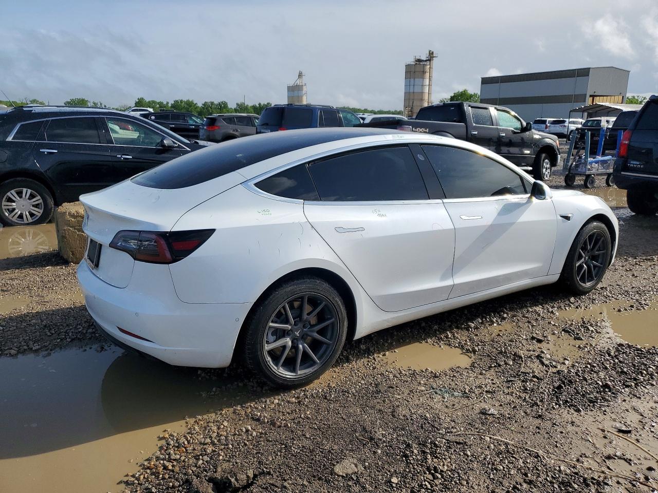 2019 Tesla Model 3 - Фото 3