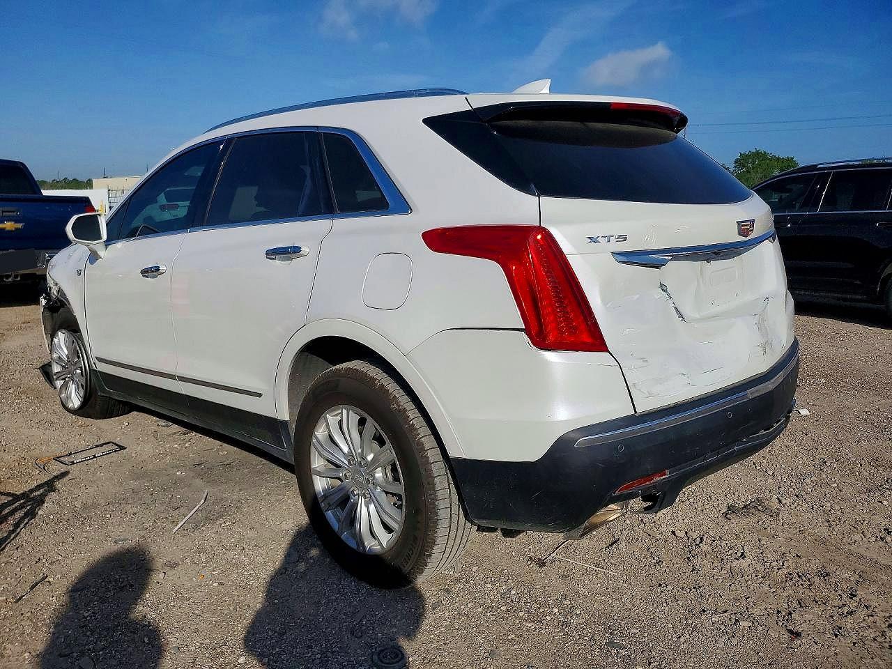 2018 Cadillac Xt5 - Image 2