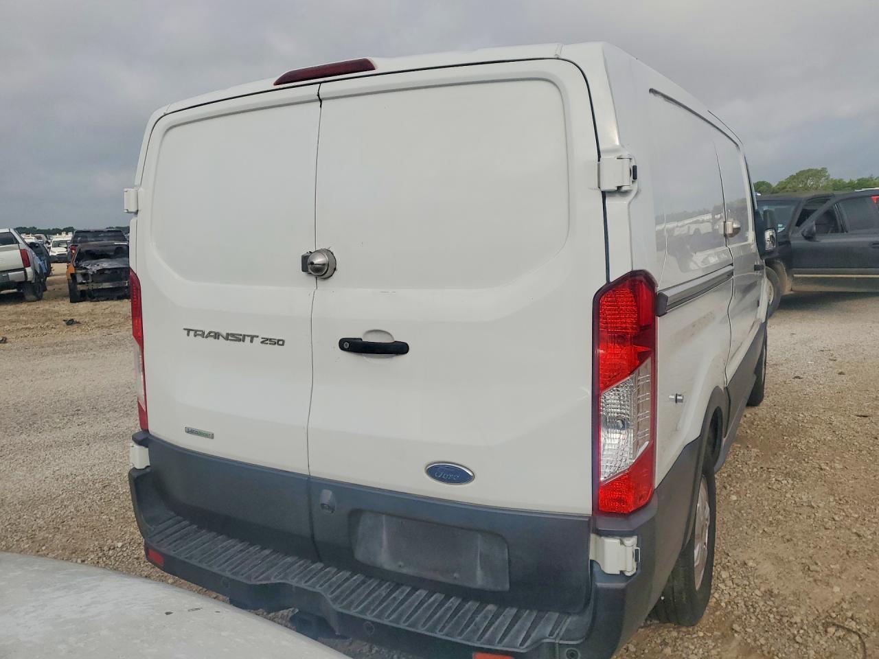 2019 Ford Transit T-250 - Фото 6
