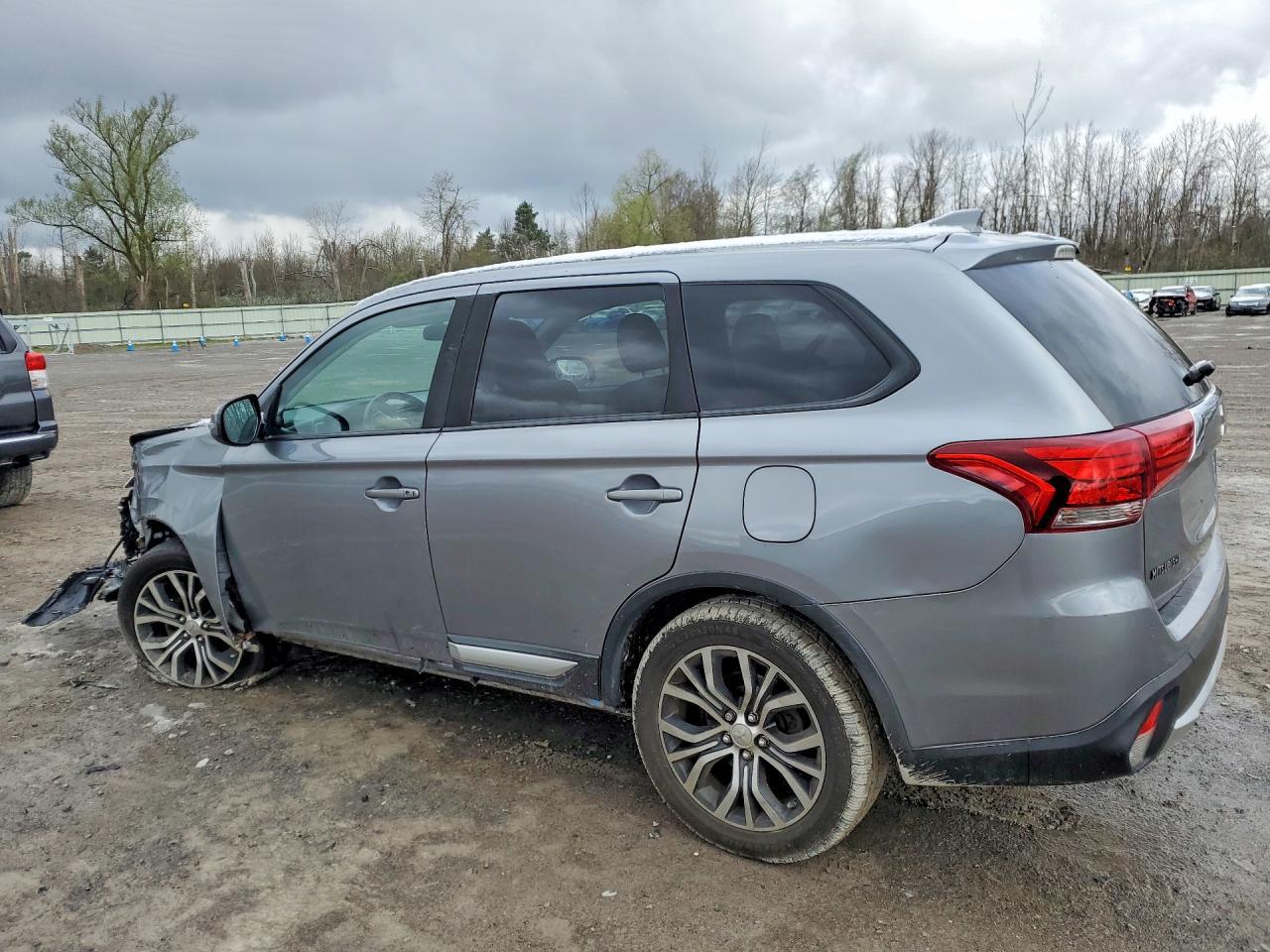 2017 Mitsubishi Outlander Se - Фото 2