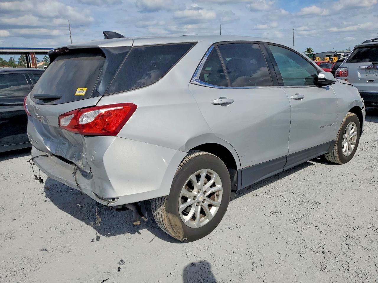2019 Chevrolet Equinox Lt - Image 3