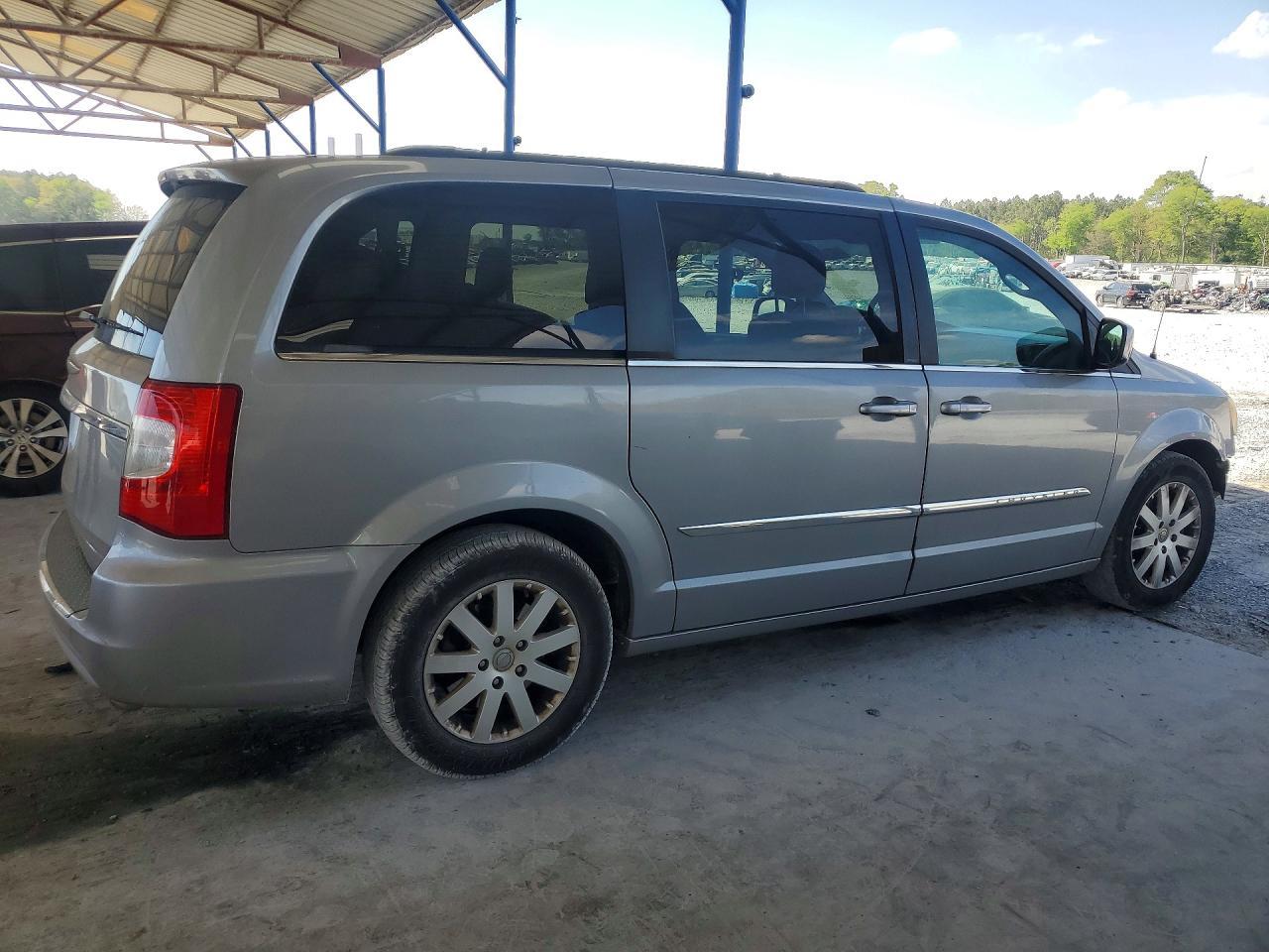 2014 Chrysler Town & Country Touring - Фото 3