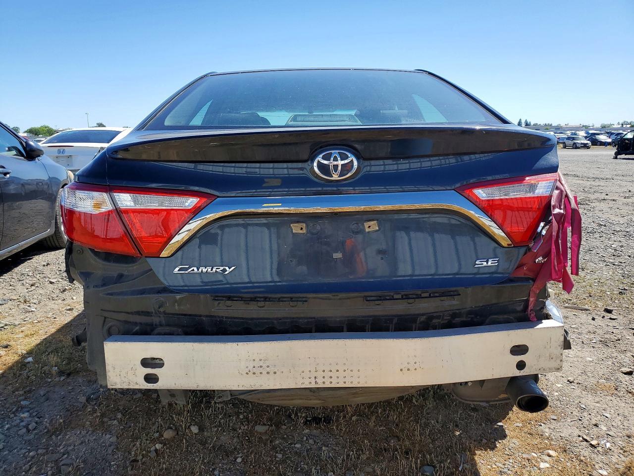 2017 Toyota Camry Se - Фото 6