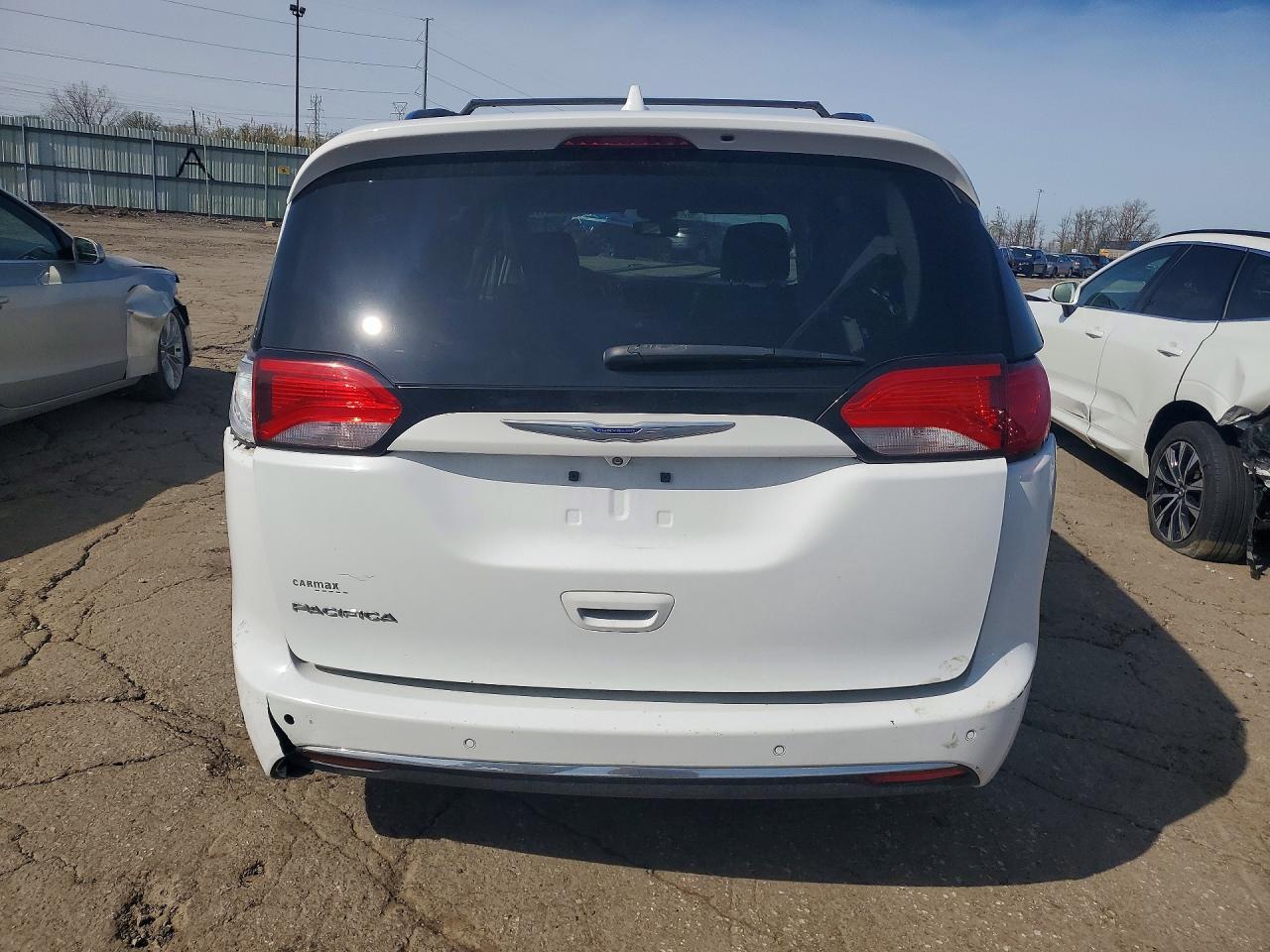 2019 Chrysler Pacifica Touring L - Фото 6