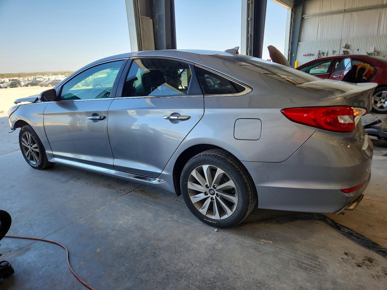 2015 Hyundai Sonata Sport - Фото 2