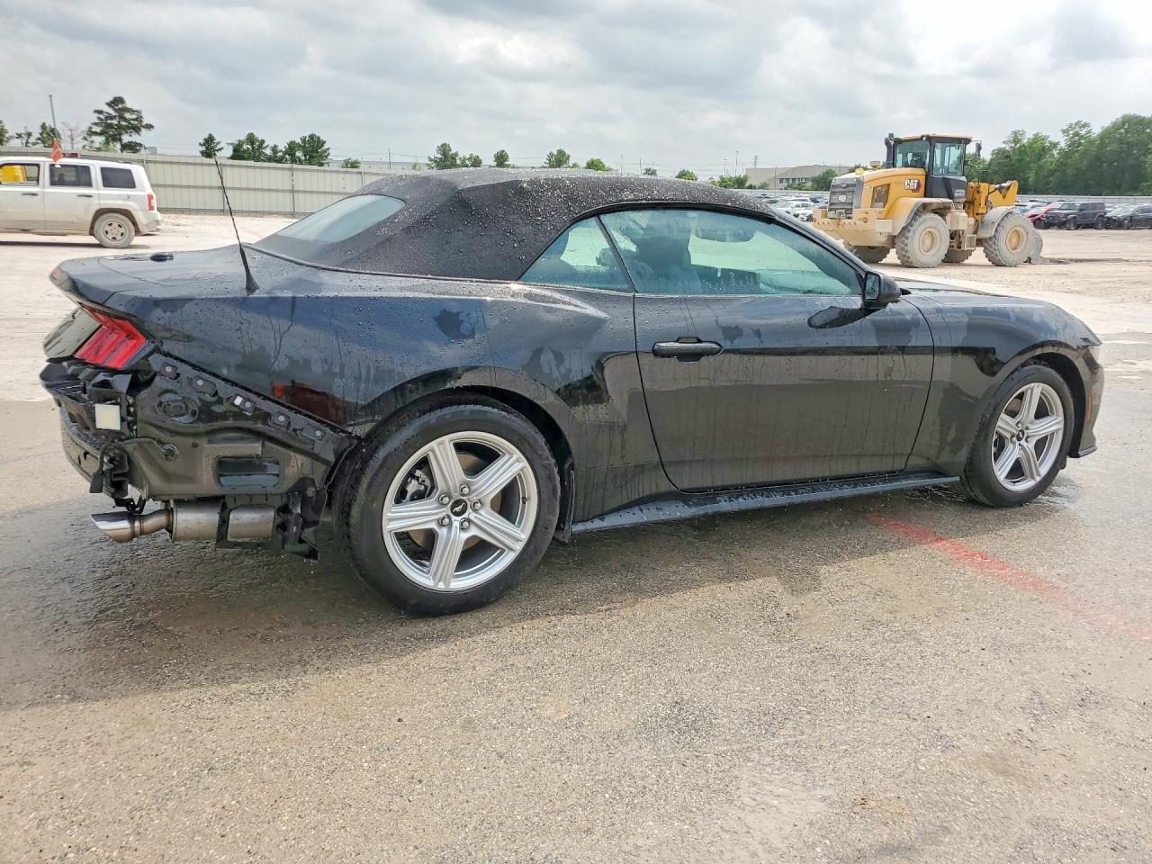 2026 Ford Mustang - Image 3