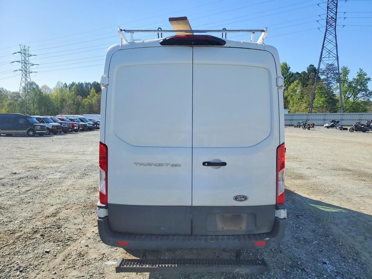 2020 Ford Transit 250 Utility / Service Van - Фото 6
