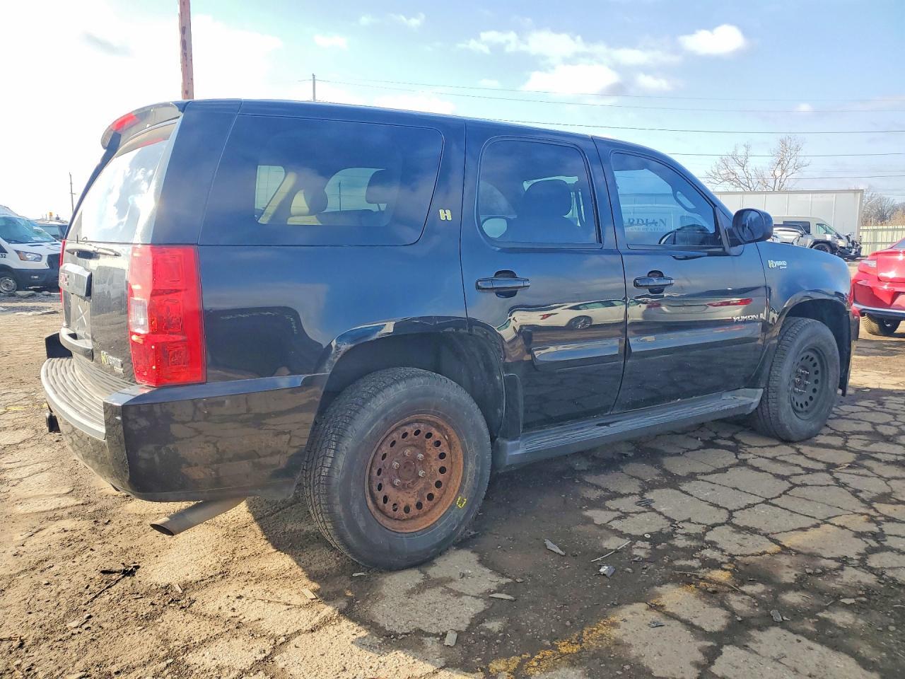 2009 GMC Yukon Hybrid - Image 3