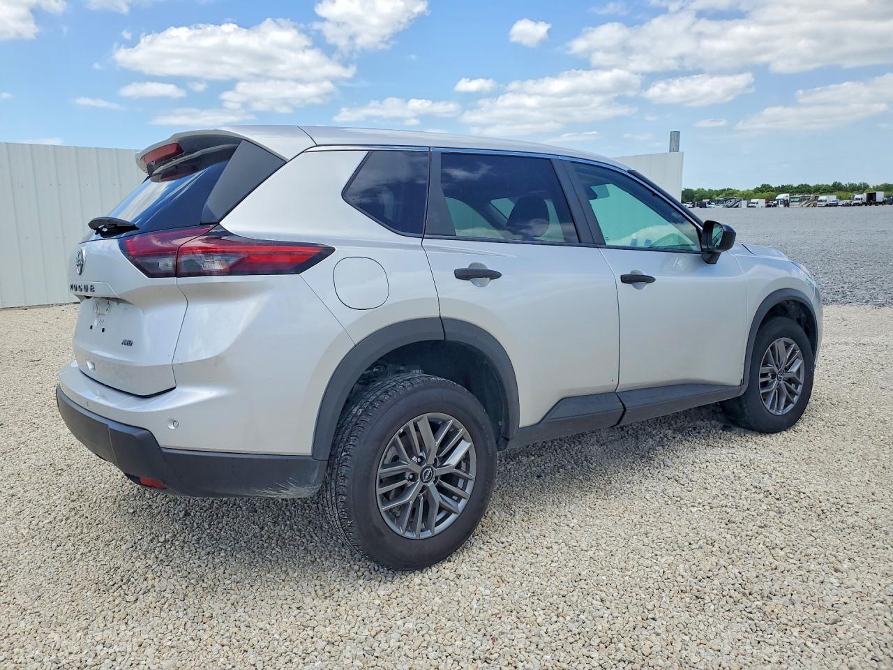 2024 Nissan Rogue S - Фото 3