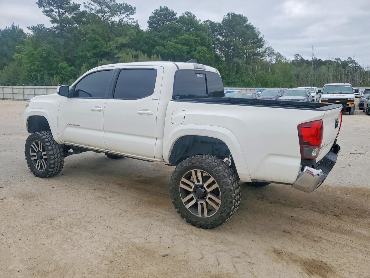 2021 Toyota Tacoma Sr5 V6 - Фото 2