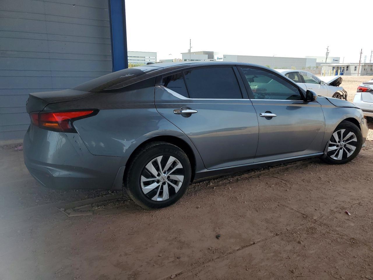 2019 Nissan Altima S - Image 3