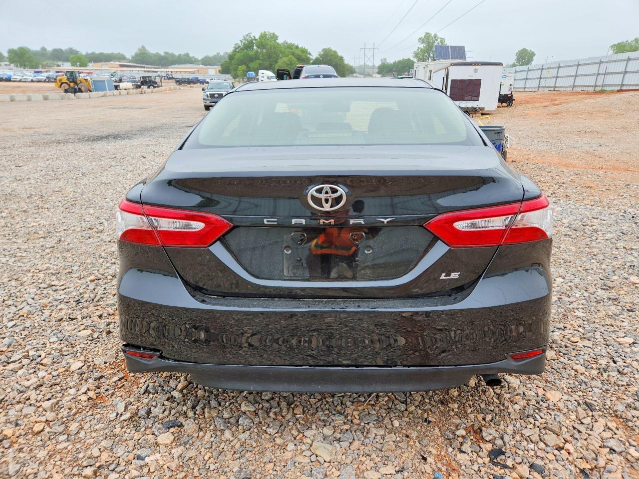 2018 Toyota Camry Le - Image 6