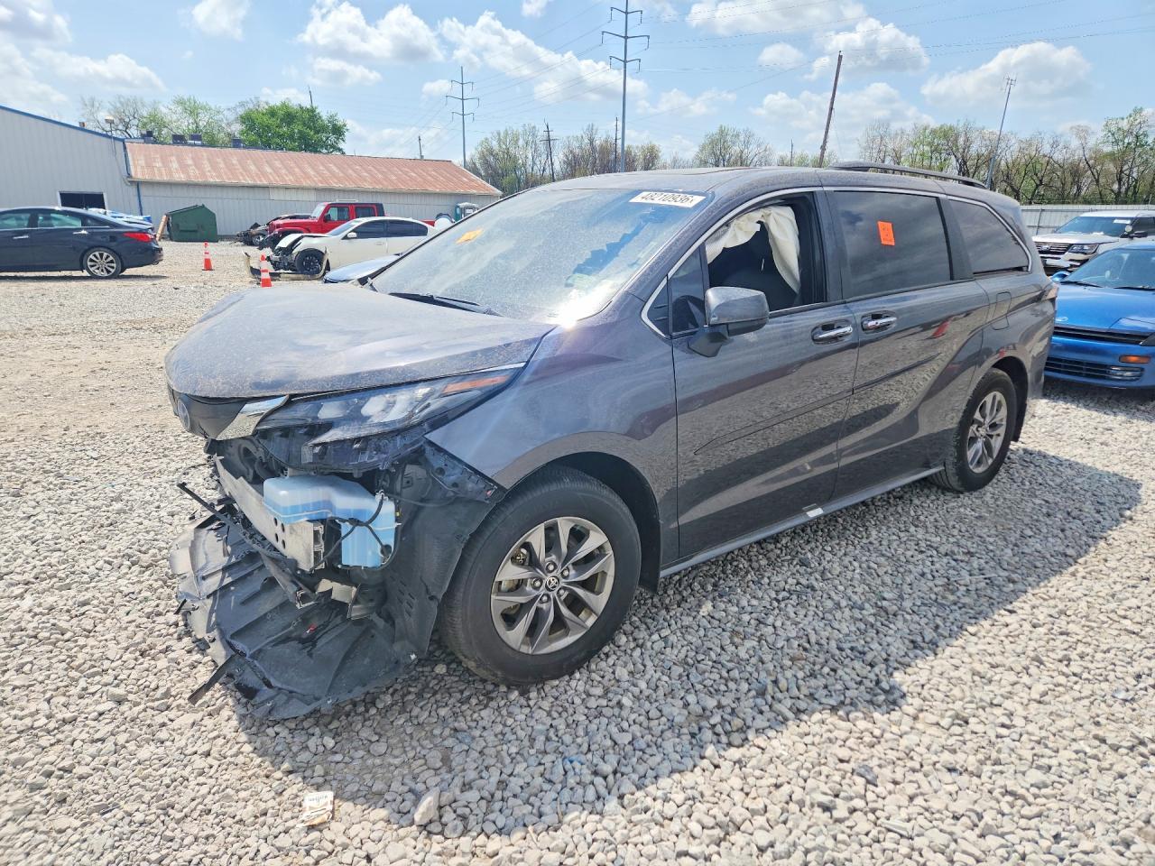 2025 Toyota Sienna Xle 7-Passenger