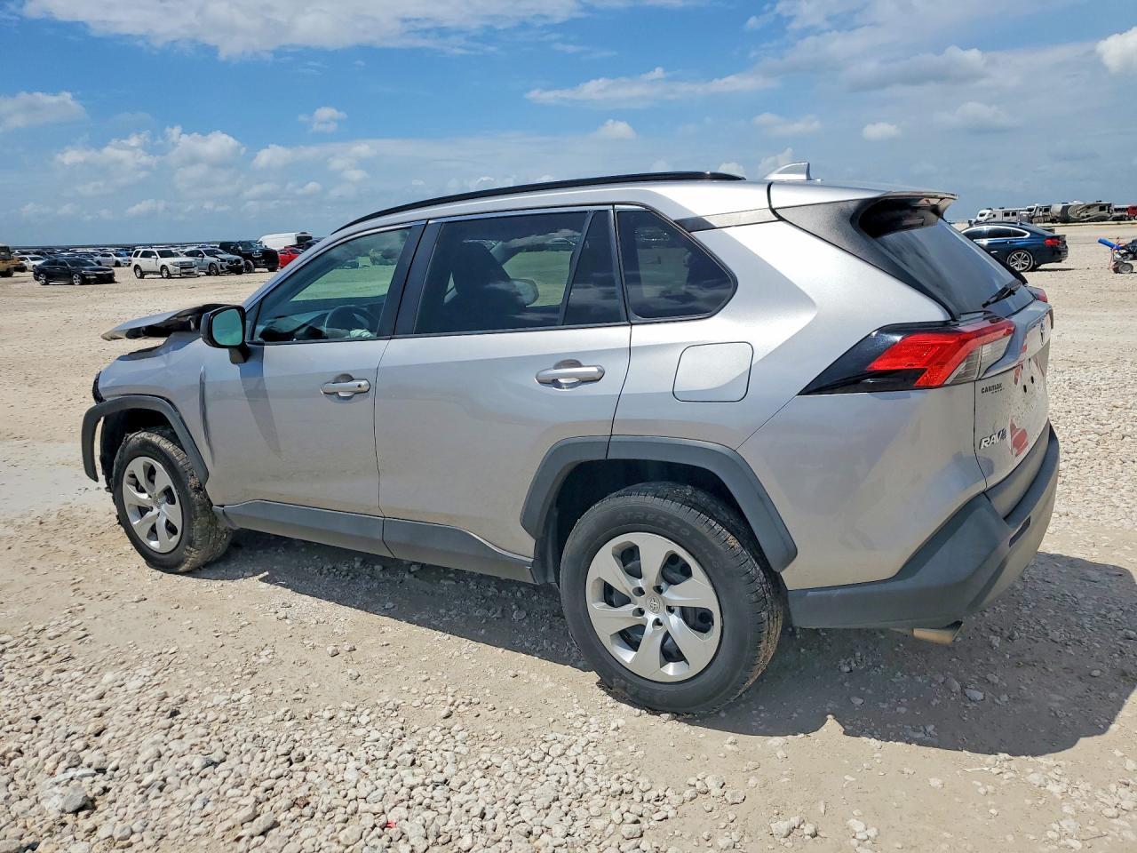 2020 Toyota Rav4 Le - Фото 2