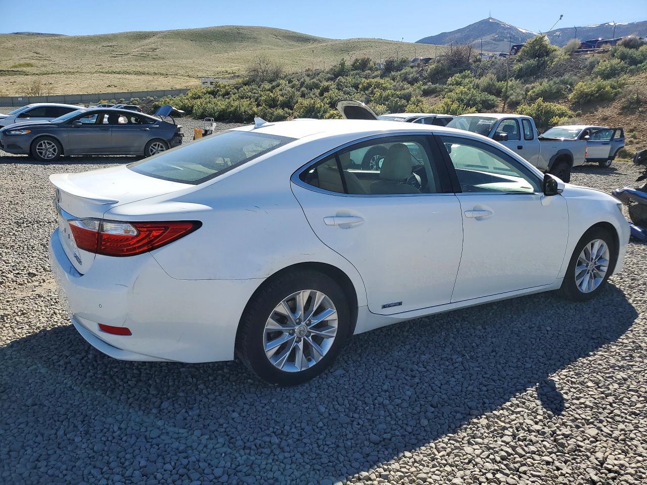 2013 Lexus Es 300H Base - Image 3