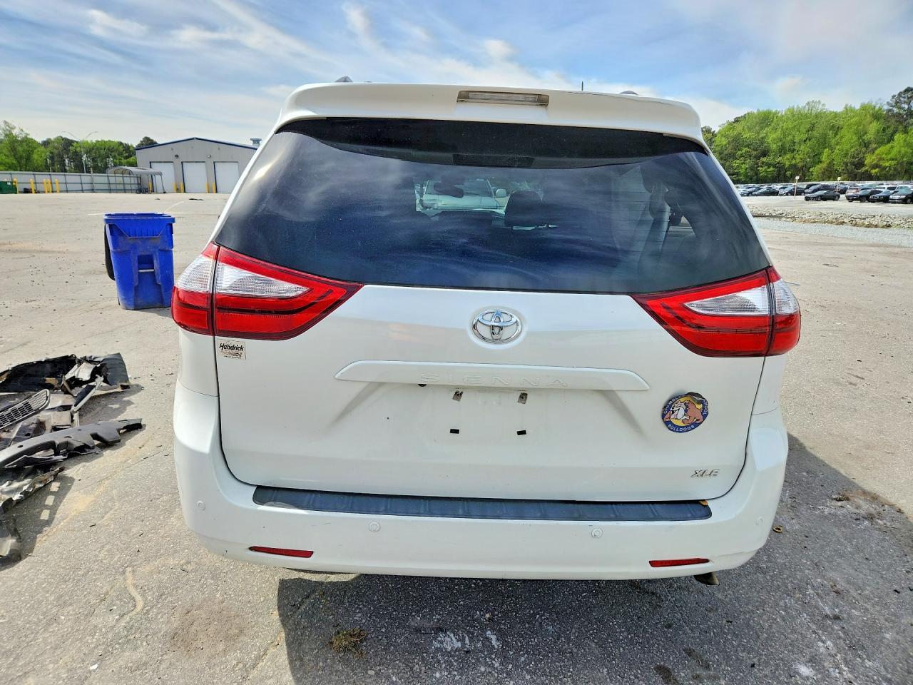 2015 Toyota Sienna Xle Premium 8-Passenger - Фото 6