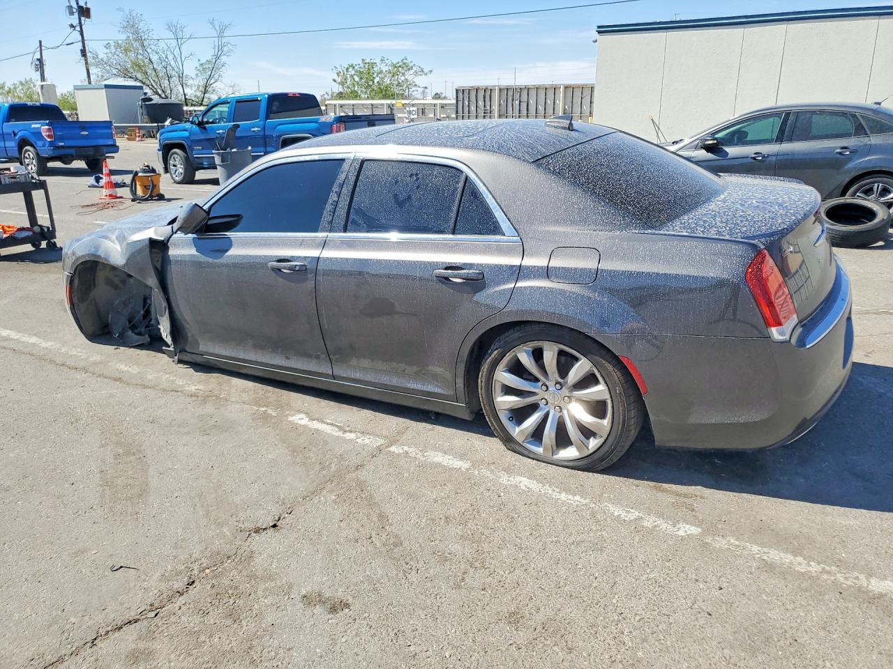 2019 Chrysler 300 Touring - Image 2