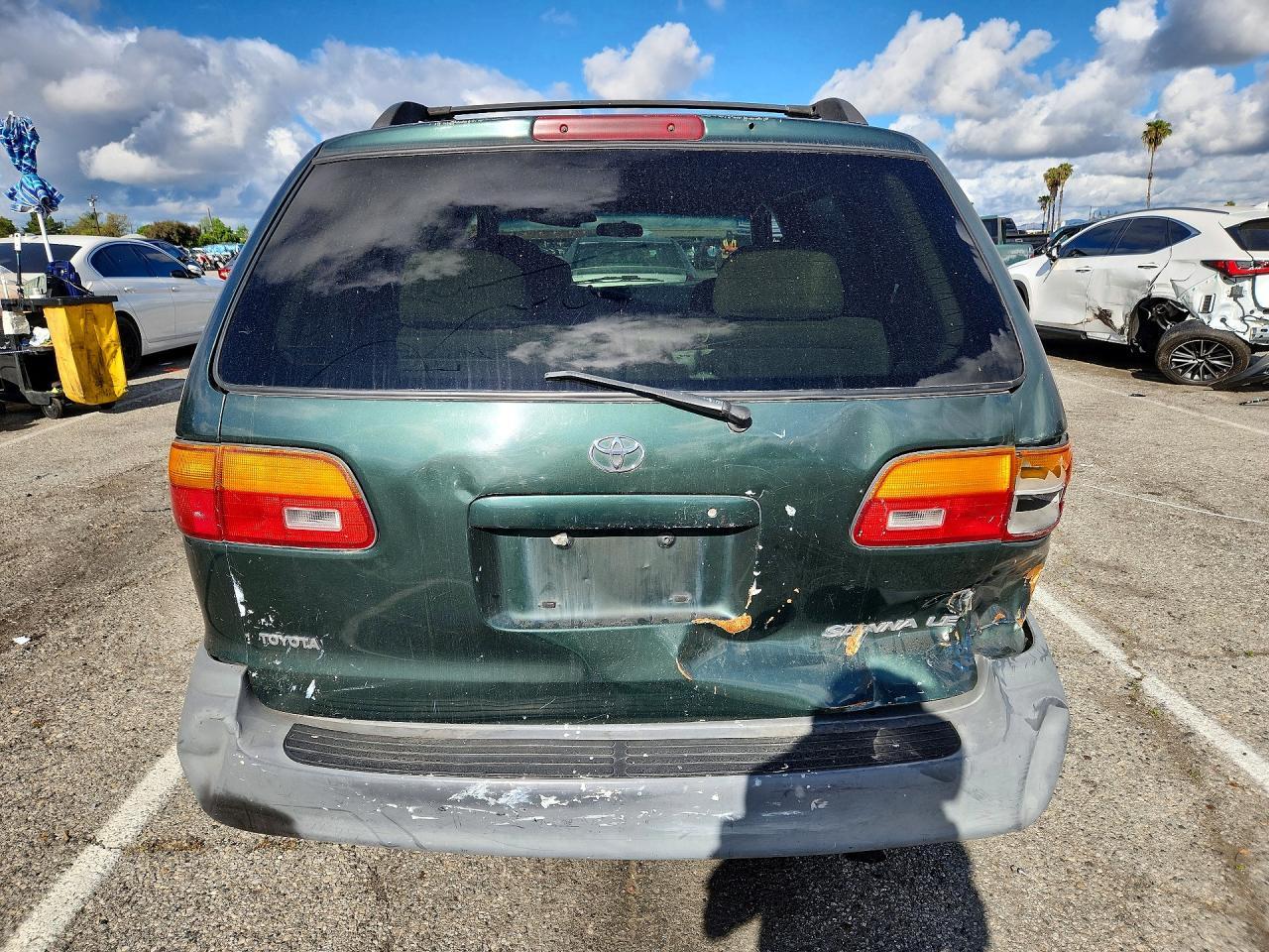 2000 Toyota Sienna Le - Фото 6