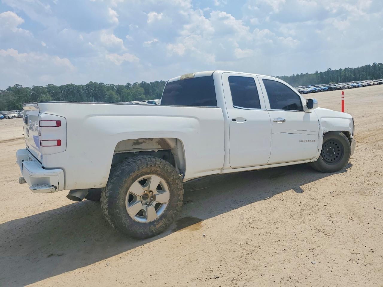 2017 Chevrolet Silverado C1500 - Фото 3