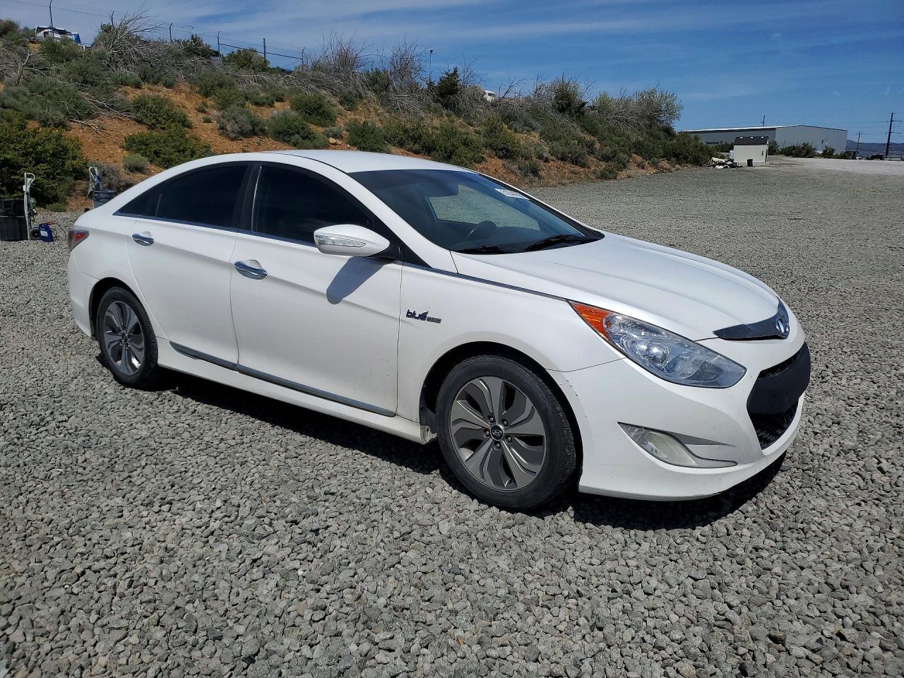 2015 Hyundai Sonata Hybrid Limited - Image 4