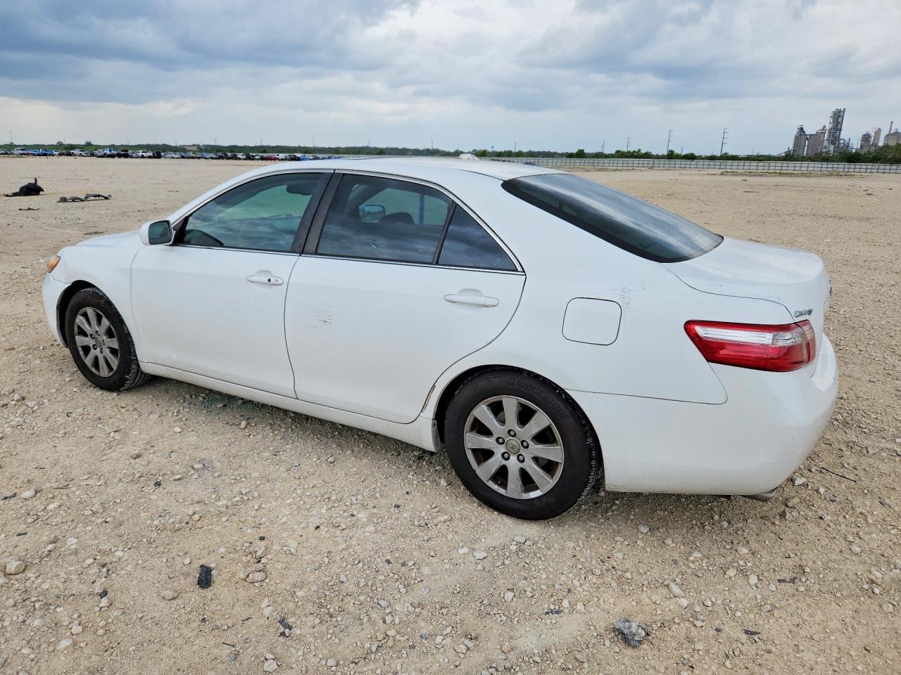 2009 Toyota Camry - Фото 2