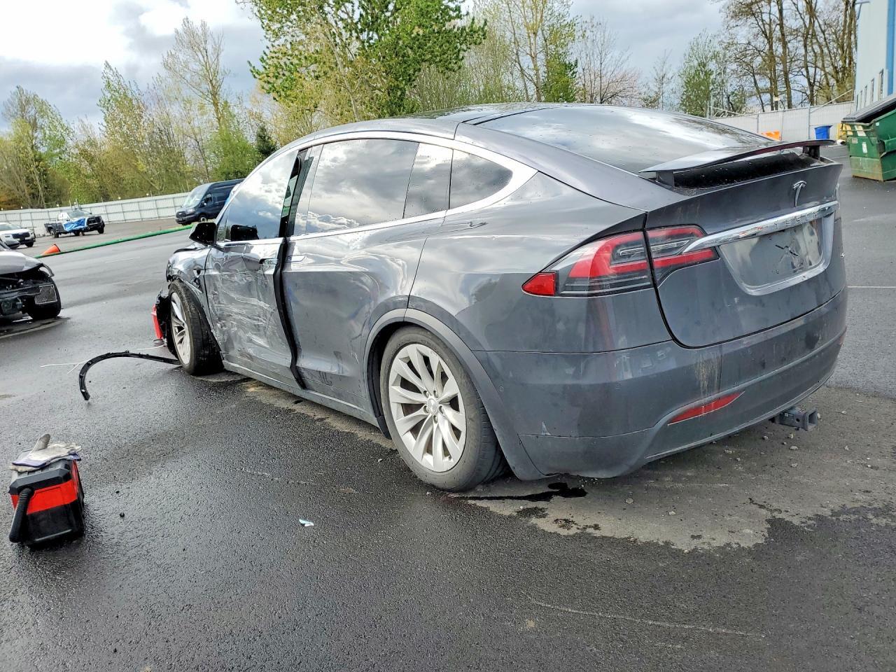 2016 Tesla Model X - Фото 2
