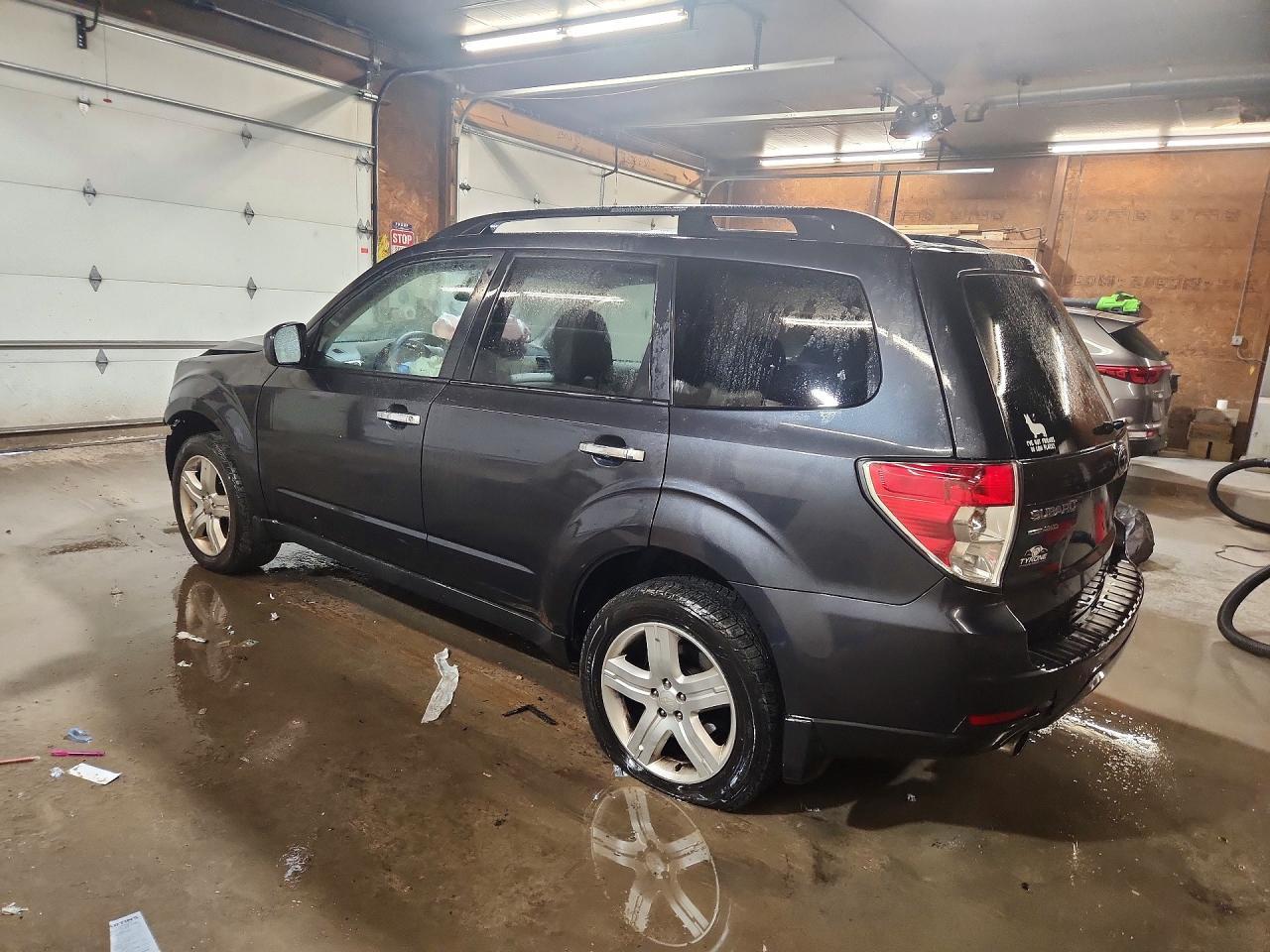 2010 Subaru Forester 2.5X Limited - Фото 2