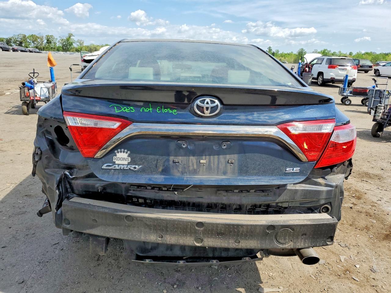 2015 Toyota Camry Se - Image 6