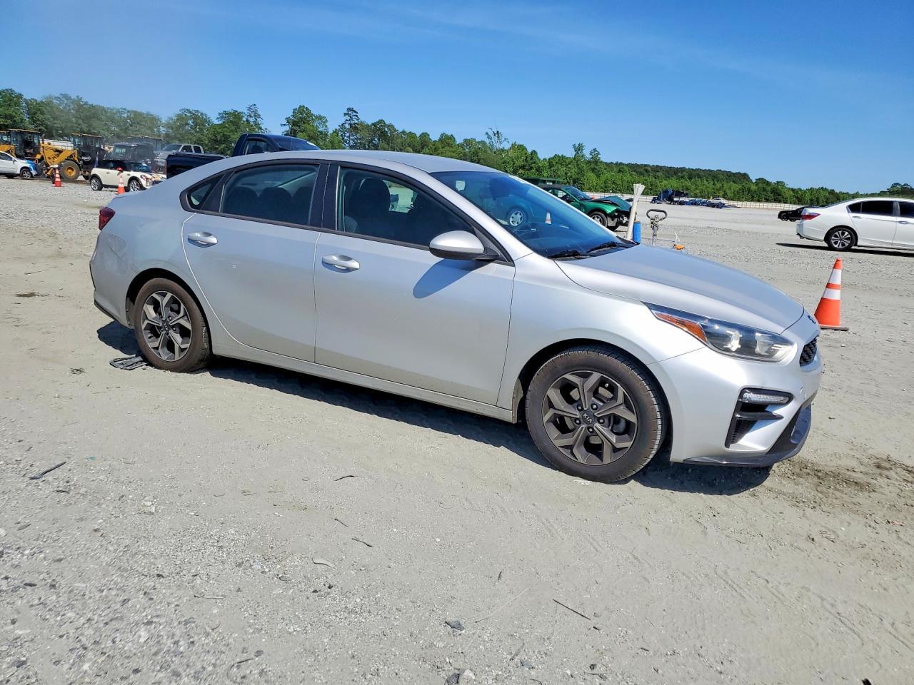 2020 Kia Forte Lxs - Фото 4