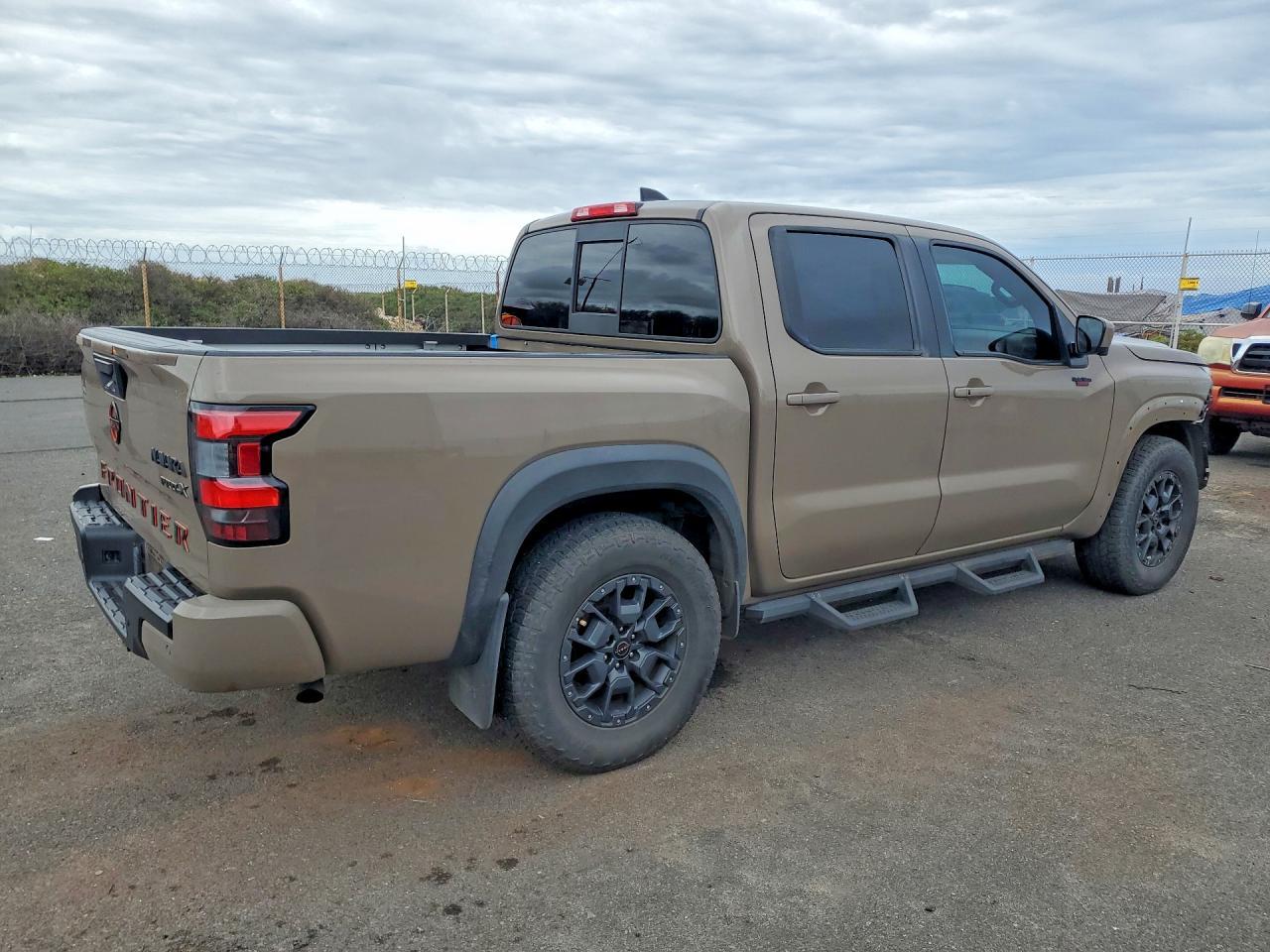 2022 Nissan Frontier Pro-X - Image 3