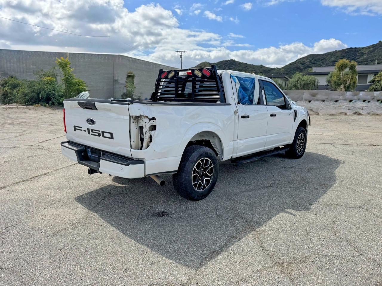 2023 Ford F150 Supercrew 4X4 - Фото 4
