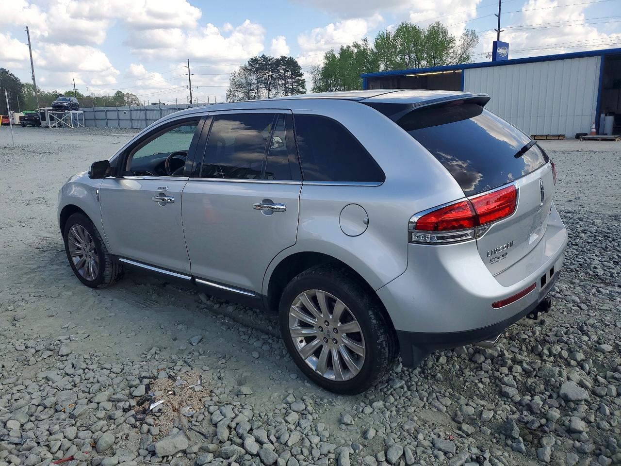 2013 Lincoln Townhouse Mkx - Фото 2