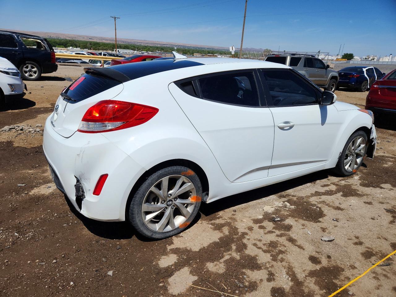 2016 Hyundai Veloster Base - Фото 3