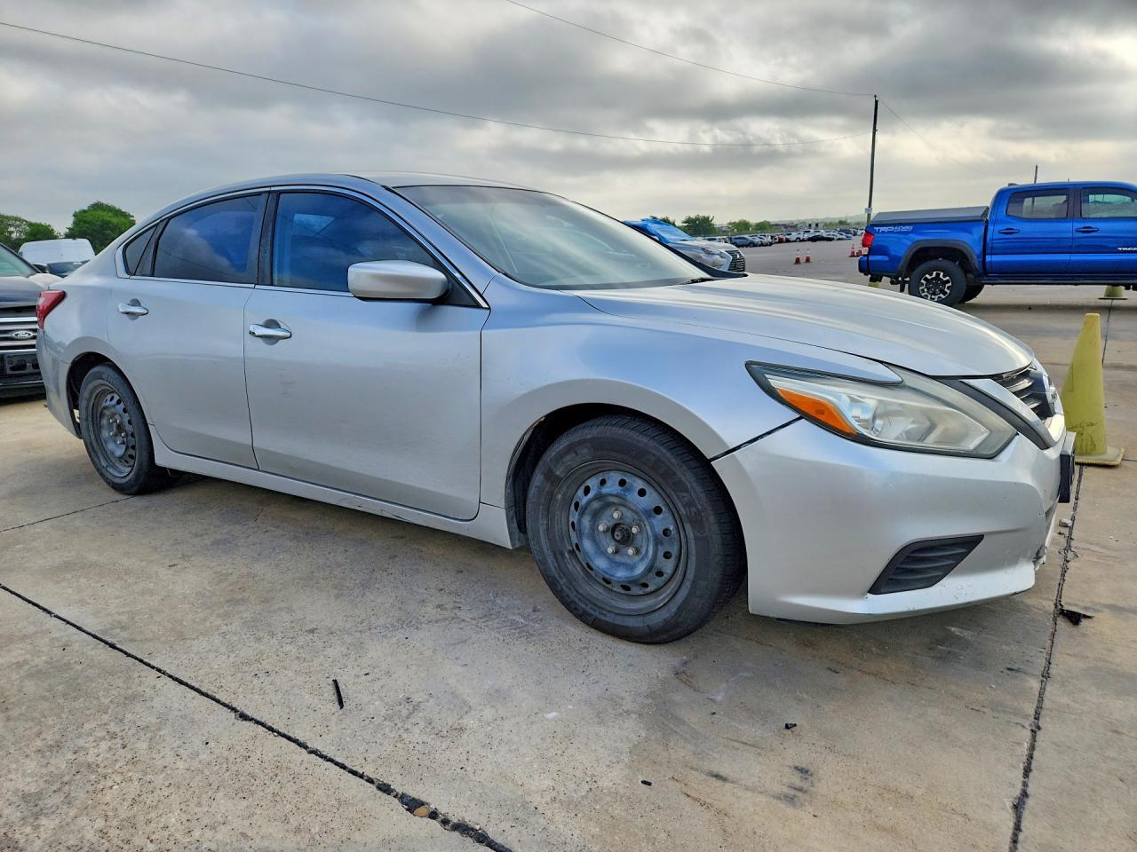 2017 Nissan Altima 2.5 - Image 6