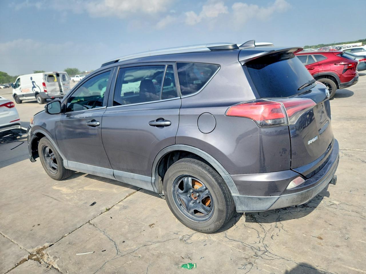2016 Toyota Rav4 Le - Фото 2